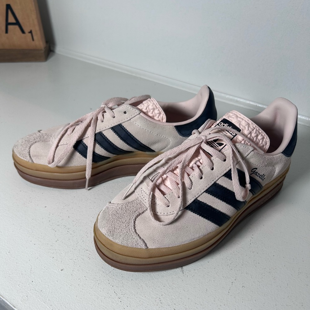 Adidas Gazelle Pink Suede Sneakers Women’s 8 | Retro Gum Sole Casual Shoes